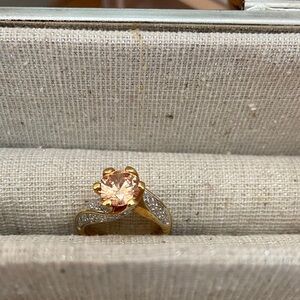 🆕 Elegant Gold and Silver Women's Ring